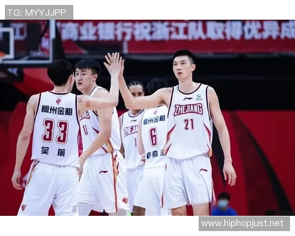 2017年CBA季后赛精彩对决广州队迎战新疆队全场回顾与精彩瞬间分析