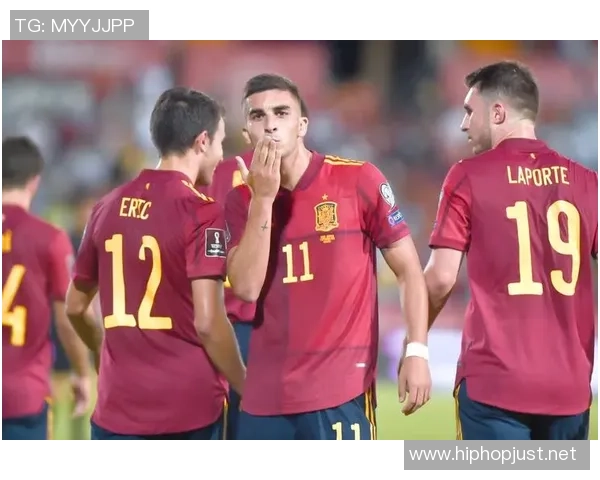 世界杯经典对决西班牙与意大利的巅峰之战回顾与分析 世界杯经典对决西班牙与意大利的巅峰之战回顾与分析