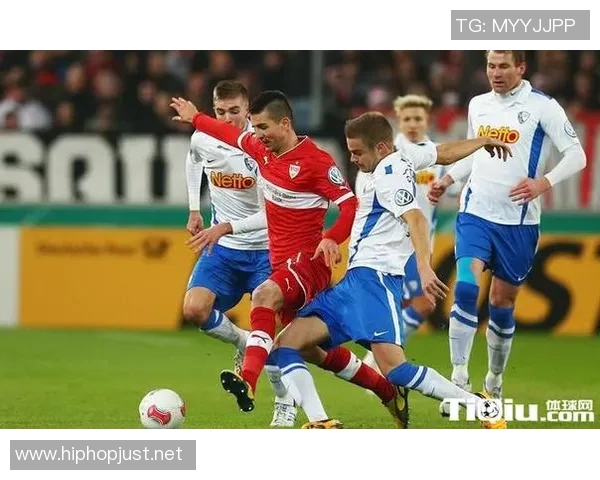 克隆与斯图加特的对决分析与战术探讨 克隆与斯图加特的对决分析与战术探讨