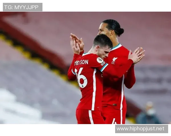 利物浦与阿森纳激战正酣双方争夺英超积分榜关键战役 利物浦与阿森纳激战正酣双方争夺英超积分榜关键战役