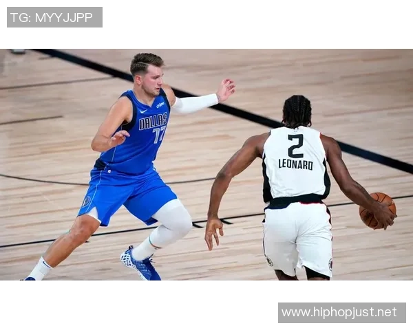 鹈鹕与快船新秀对决引发热潮年轻球员展现无限潜力与激情